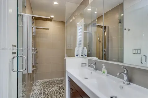 1625 NE 4th Place Fort Lauderdale FL 33301