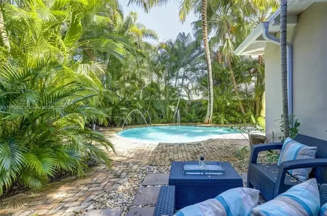 1625 NE 4th Place Fort Lauderdale FL 33301