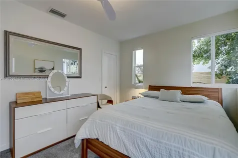 1625 NE 4th Place Fort Lauderdale FL 33301