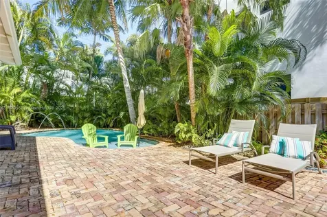 1625 NE 4th Place Fort Lauderdale FL 33301