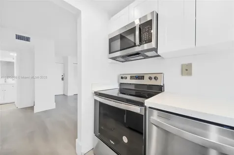 17021 N Bay Road Sunny Isles Beach FL 33160