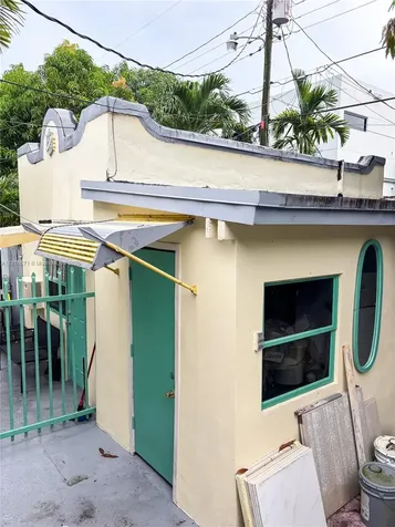 1512 SW 14th Terrace Miami FL 33145
