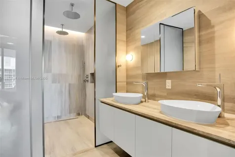 5775 Collins Avenue Miami Beach FL 33140