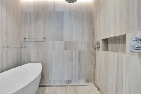 5775 Collins Avenue Miami Beach FL 33140