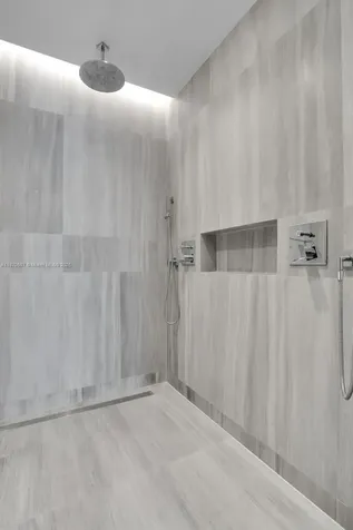5775 Collins Avenue Miami Beach FL 33140