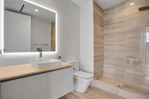 5775 Collins Avenue Miami Beach FL 33140