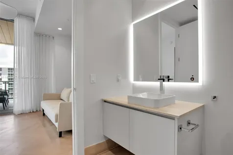 5775 Collins Avenue Miami Beach FL 33140