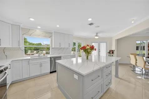 1733 NE 35th Street Oakland Park FL 33334