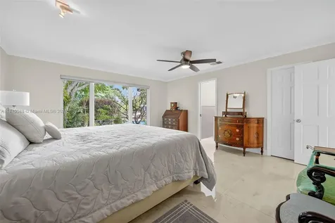 1733 NE 35th Street Oakland Park FL 33334