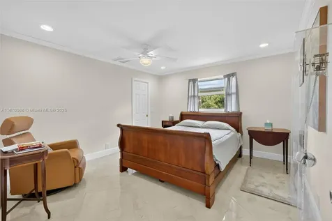 1733 NE 35th Street Oakland Park FL 33334