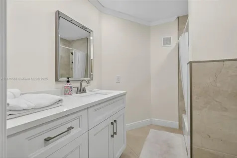 1733 NE 35th Street Oakland Park FL 33334