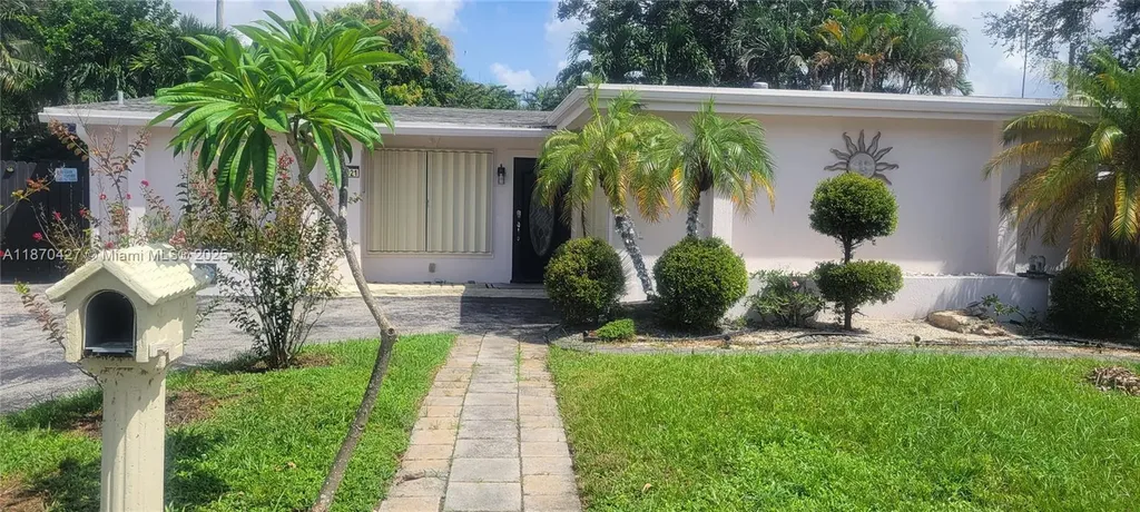 6321 Farragut Street Hollywood FL 33024