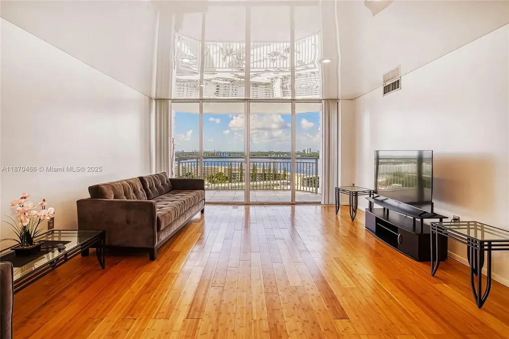 18021 Biscayne Boulevard Aventura FL 33160