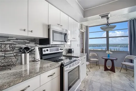 18021 Biscayne Boulevard Aventura FL 33160