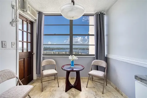 18021 Biscayne Boulevard Aventura FL 33160