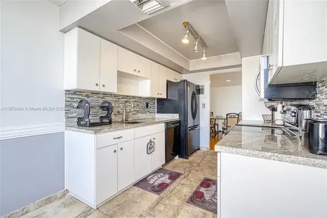 18021 Biscayne Boulevard Aventura FL 33160