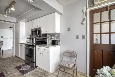 18021 Biscayne Boulevard Aventura FL 33160