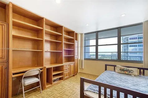 18021 Biscayne Boulevard Aventura FL 33160