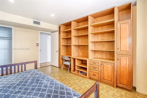 18021 Biscayne Boulevard Aventura FL 33160