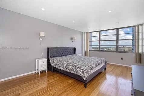 18021 Biscayne Boulevard Aventura FL 33160
