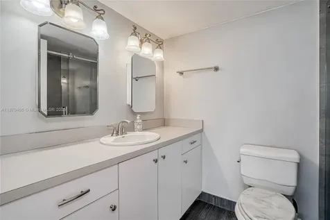 18021 Biscayne Boulevard Aventura FL 33160