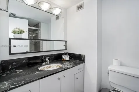 18021 Biscayne Boulevard Aventura FL 33160