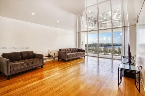 18021 Biscayne Boulevard Aventura FL 33160