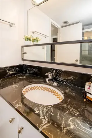 18021 Biscayne Boulevard Aventura FL 33160