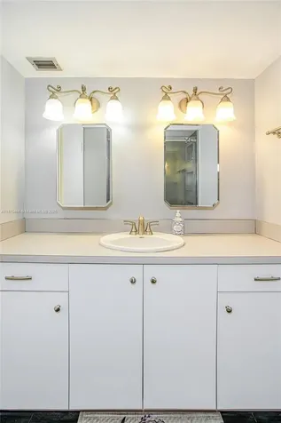 18021 Biscayne Boulevard Aventura FL 33160
