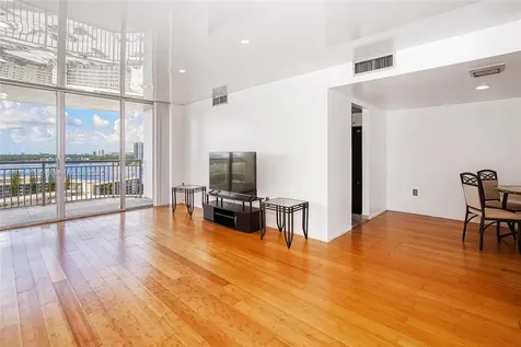 18021 Biscayne Boulevard Aventura FL 33160