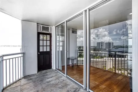 18021 Biscayne Boulevard Aventura FL 33160