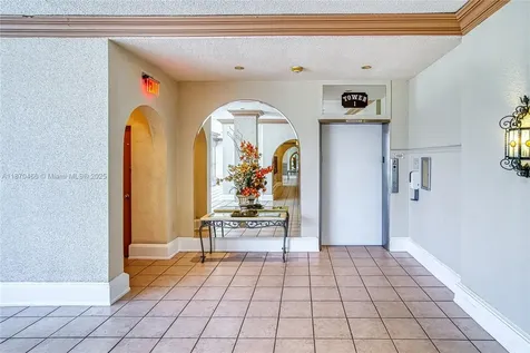 18021 Biscayne Boulevard Aventura FL 33160