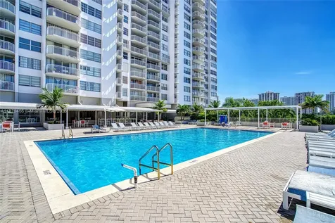 18021 Biscayne Boulevard Aventura FL 33160