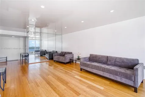 18021 Biscayne Boulevard Aventura FL 33160