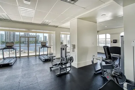 18021 Biscayne Boulevard Aventura FL 33160