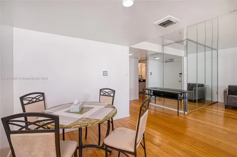 18021 Biscayne Boulevard Aventura FL 33160