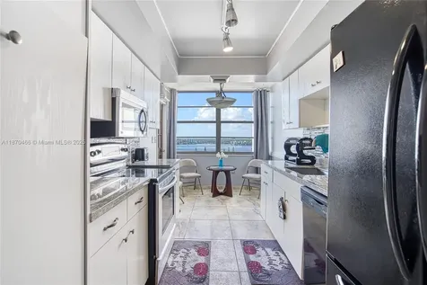 18021 Biscayne Boulevard Aventura FL 33160