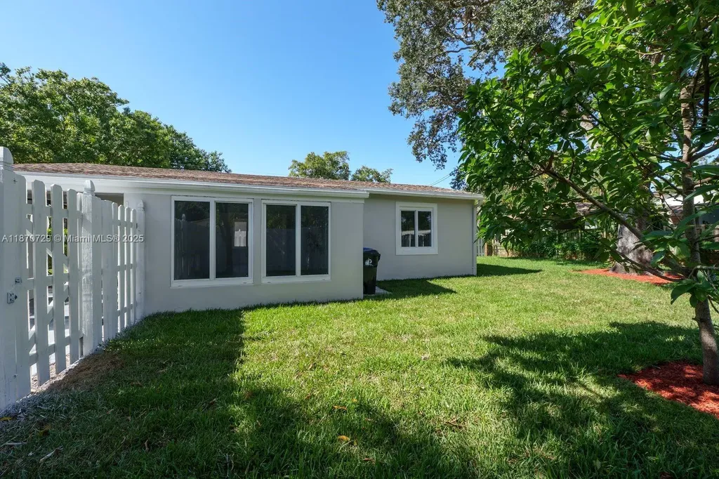 1121 SW 18th Court Fort Lauderdale FL 33315