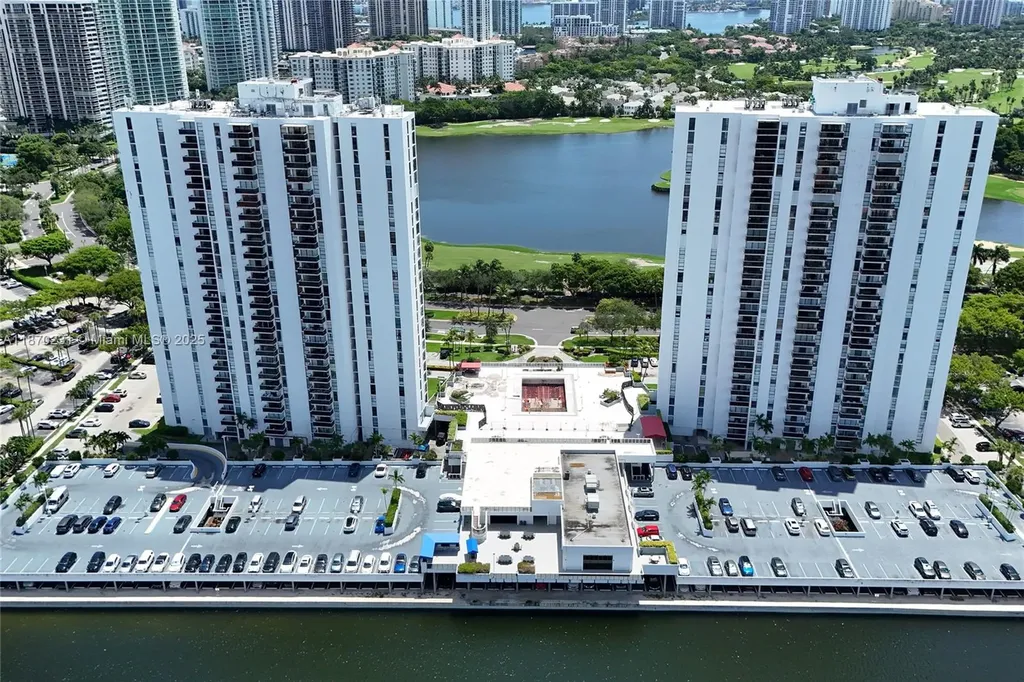 3675 N Country Club Drive Aventura FL 33180