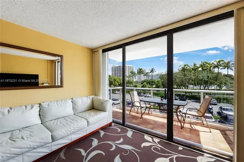3675 N Country Club Drive Aventura FL 33180