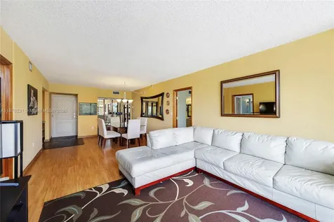 3675 N Country Club Drive Aventura FL 33180