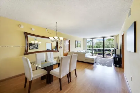3675 N Country Club Drive Aventura FL 33180