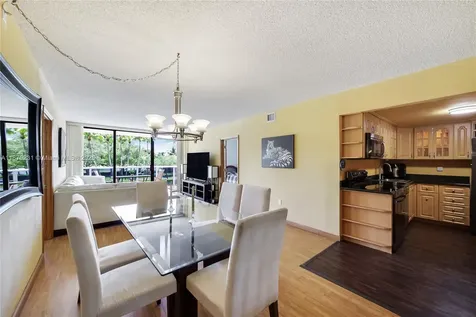 3675 N Country Club Drive Aventura FL 33180
