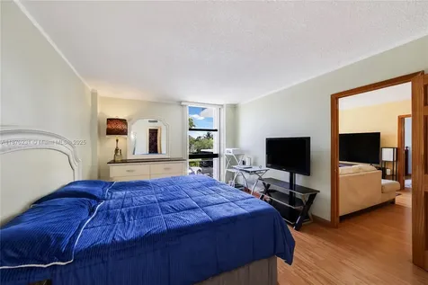 3675 N Country Club Drive Aventura FL 33180