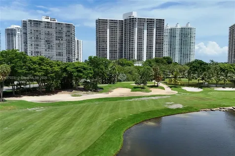 3675 N Country Club Drive Aventura FL 33180
