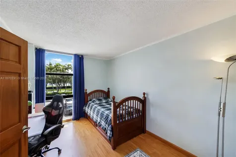 3675 N Country Club Drive Aventura FL 33180