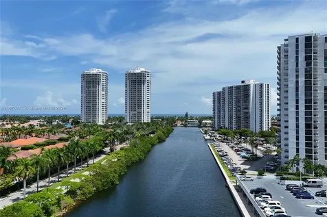3675 N Country Club Drive Aventura FL 33180