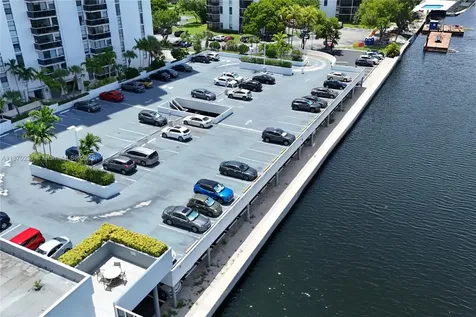 3675 N Country Club Drive Aventura FL 33180