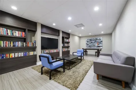 3675 N Country Club Drive Aventura FL 33180