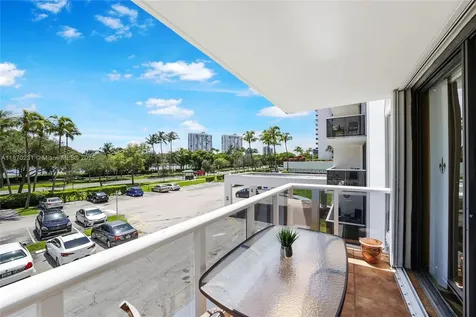 3675 N Country Club Drive Aventura FL 33180
